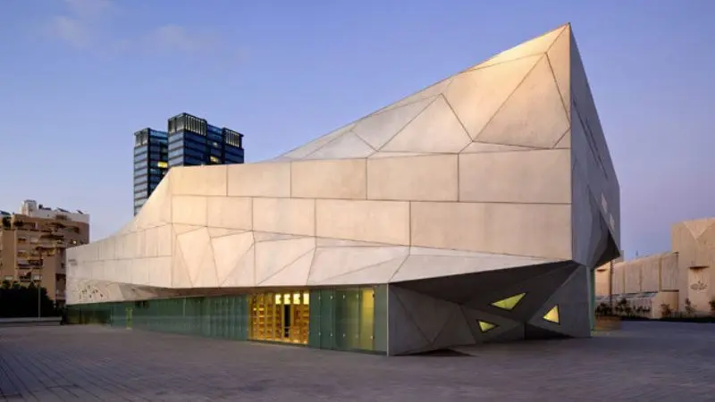 Exploring the Tel Aviv Museum of Art: A Fusion of Culture and Creativity